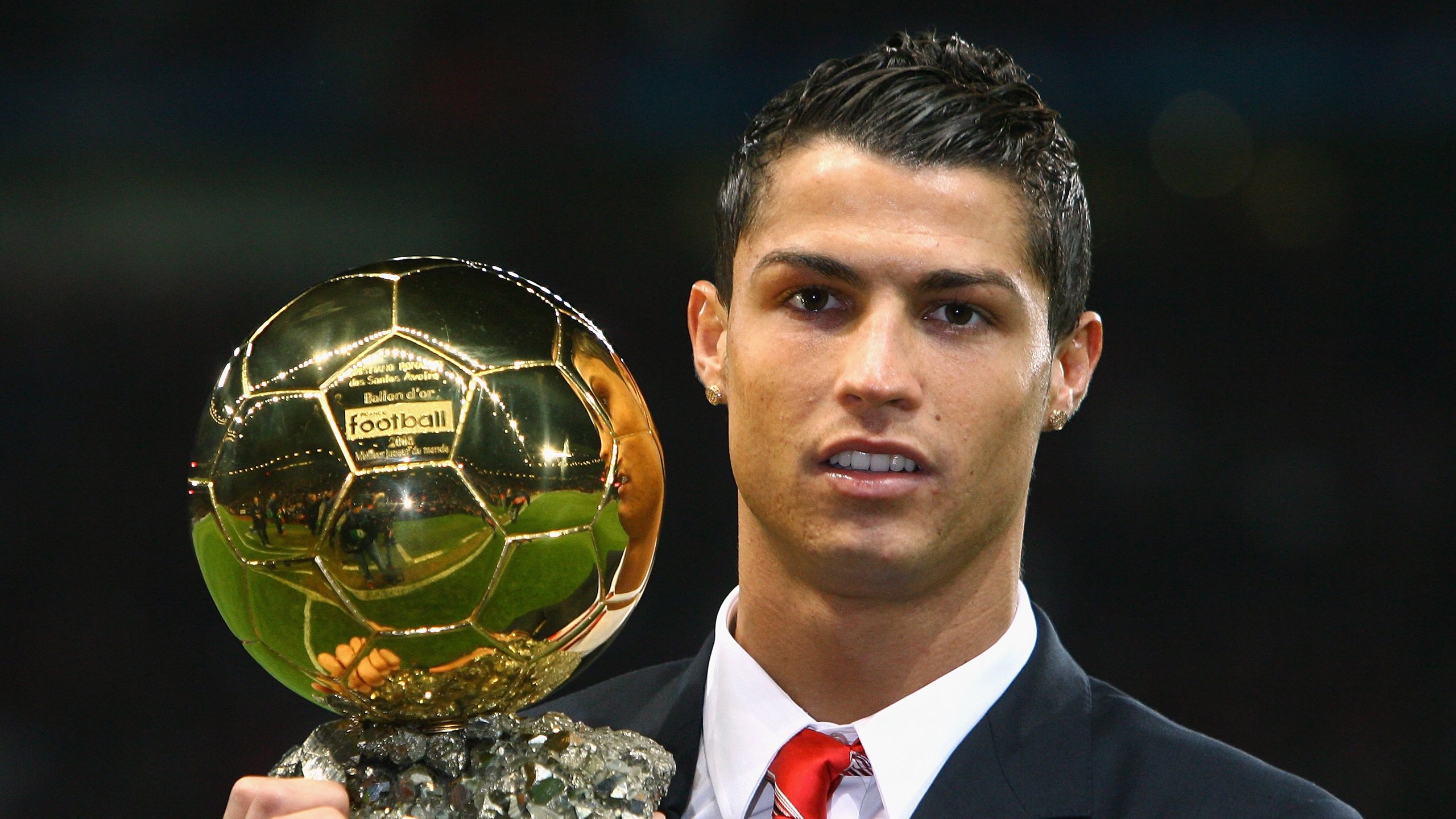 《FIFA》虚拟世界杯 —— 全民在线,足球梦想燃爆全场!,fifa足球世界虚拟摇杆是什么