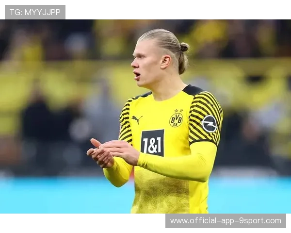 哈兰德震撼转会豪门争相出手更衣,足坛狂潮再掀波澜 哈兰德震撼转会豪门争相出手更衣,足坛狂潮再掀波澜