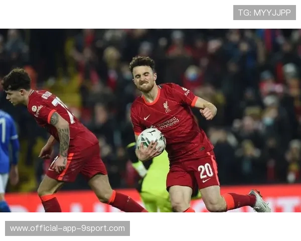 拉明·亚马尔连过三人斜插禁区破门